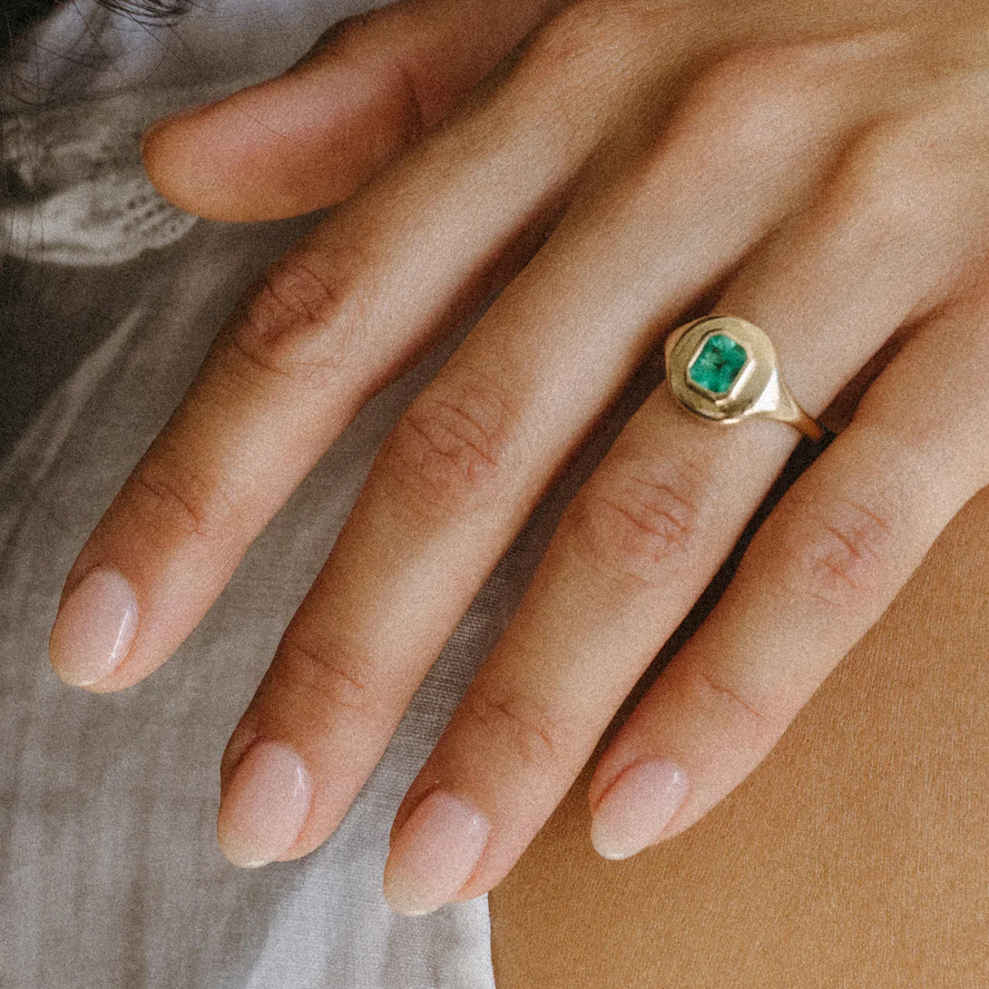 0.67ct Muzo Emerald Ripple Ring - Image 4