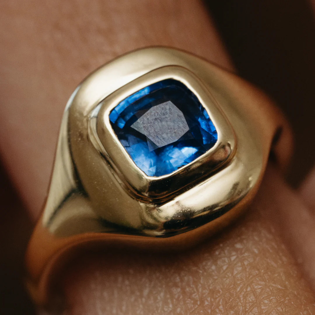 1.08ct Sapphire Ripple Ring - Image 2