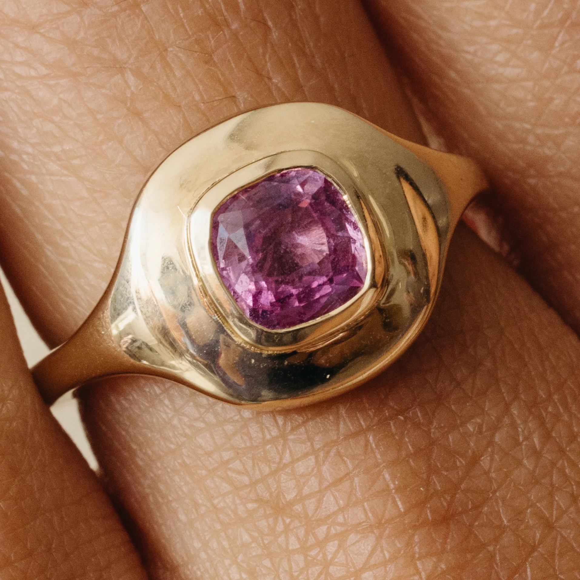 1.17ct Pink Sapphire Ripple Ring - Image 3