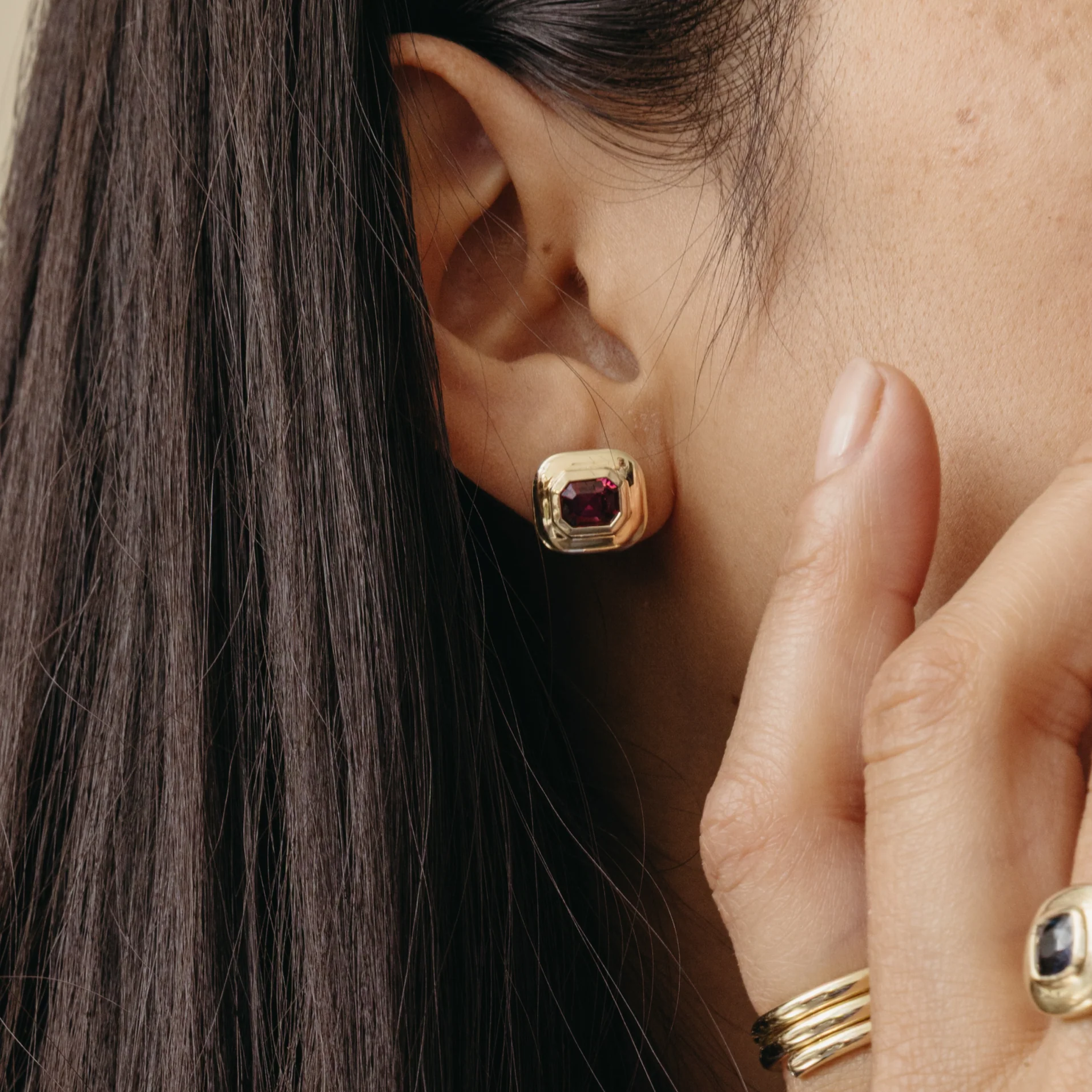 1.76tcw Garnet Ripple Stud Earrings - Image 3
