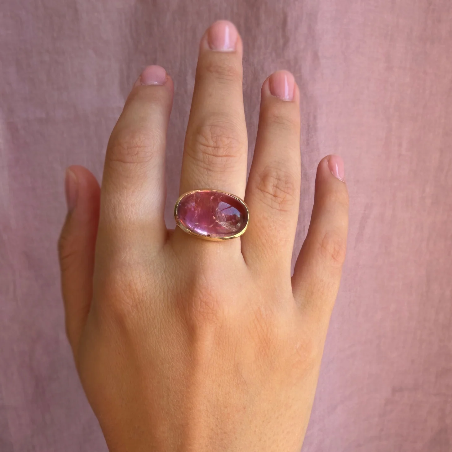 14.5ct Pink Tourmaline Cabochon Bezel Ring - Image 4