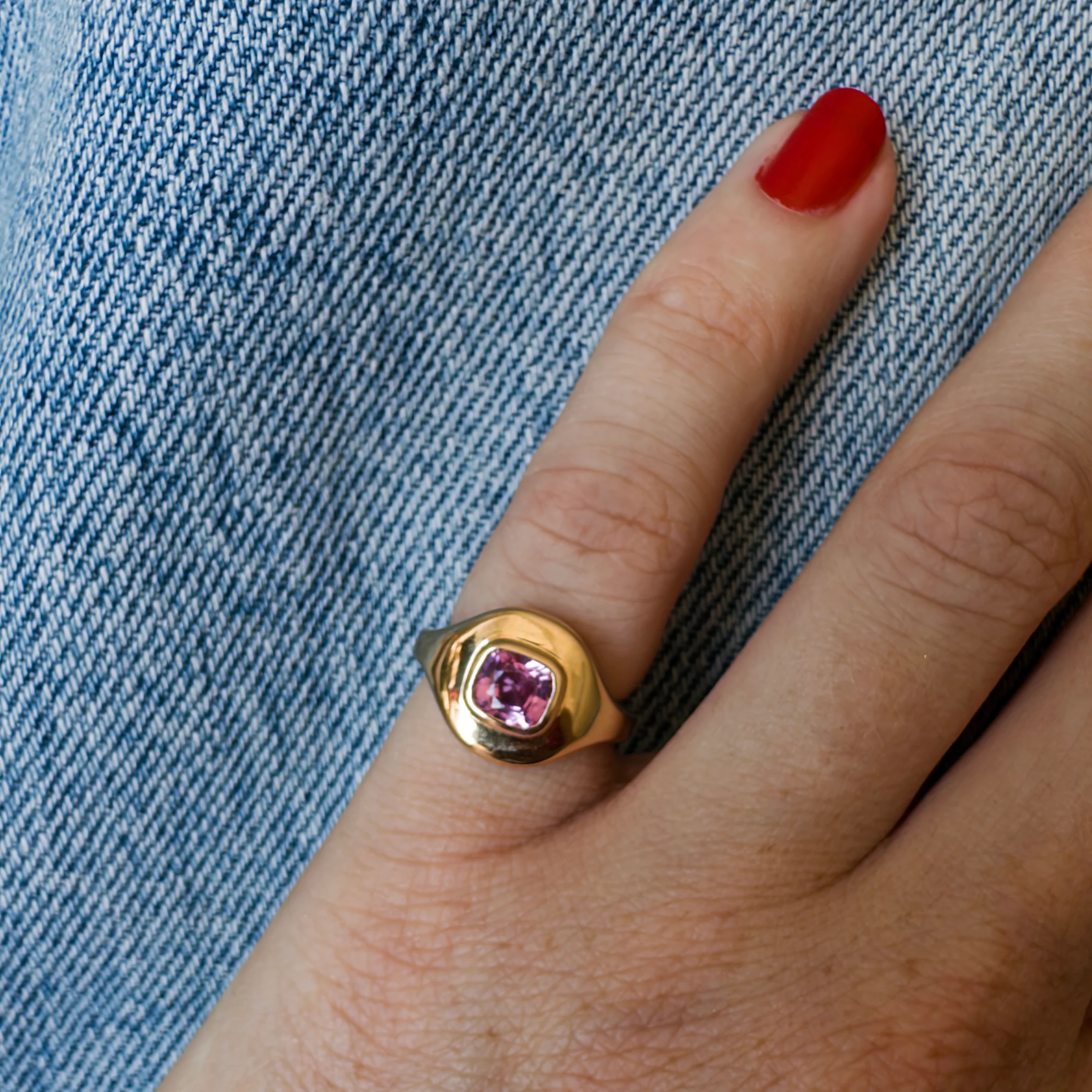 1ct Pink Sapphire Ripple Ring - Image 5