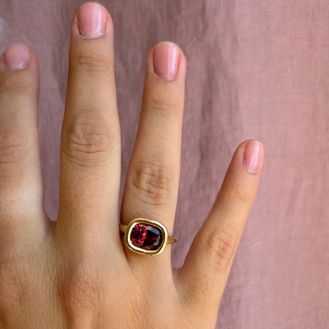 2.22ct Pink Tourmaline Fluffy Bezel Ring - Image 2