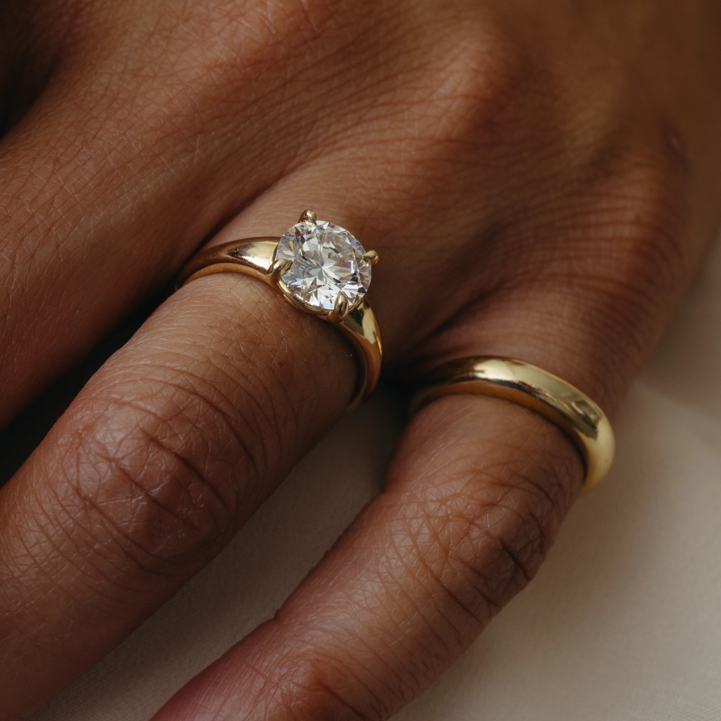 2.26ct Round Lab Diamond Dove Ring - Image 2