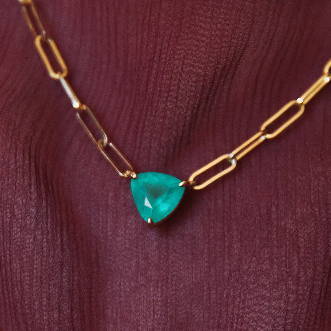 2.36ct Colombian Emerald Trilliant Necklace - Image 2