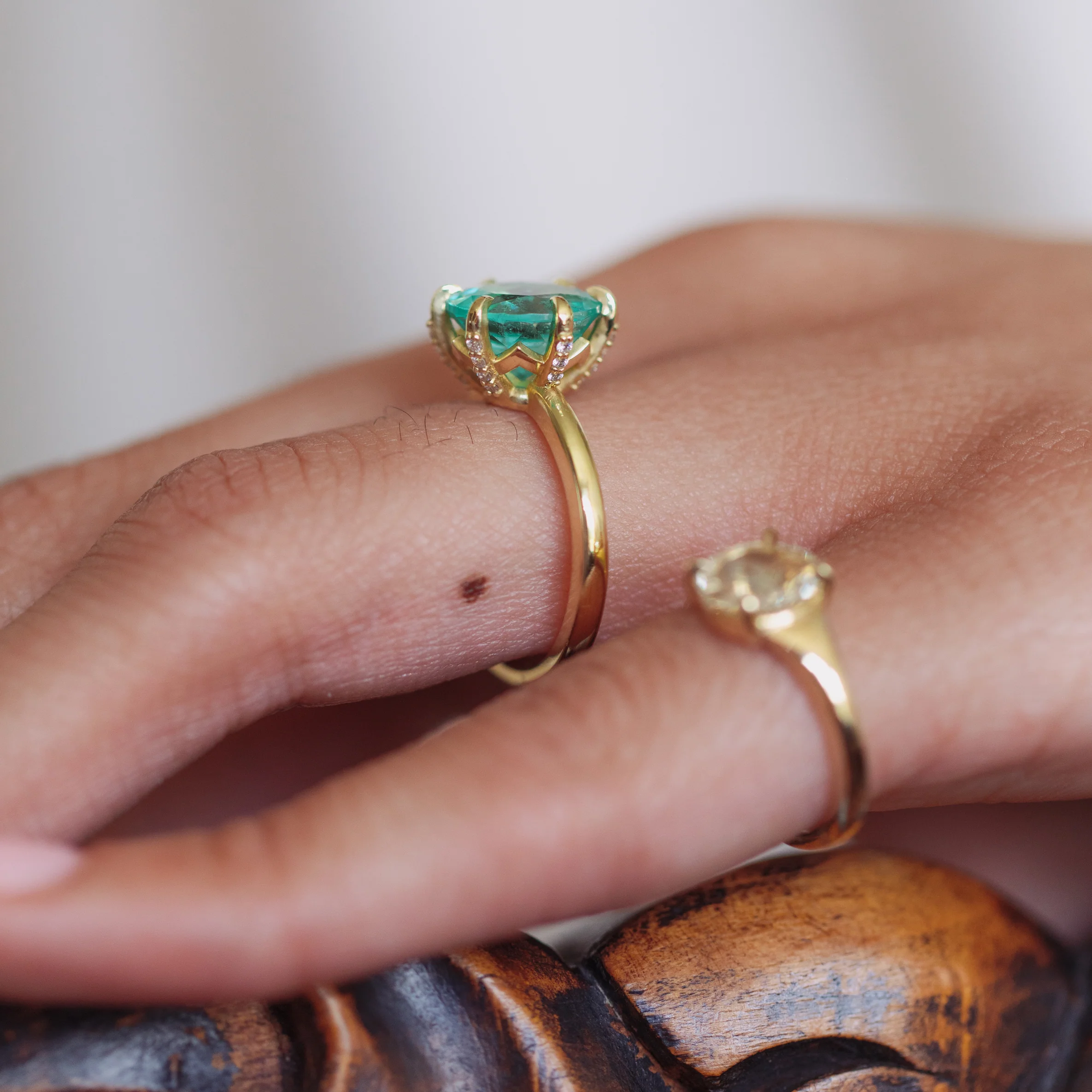 2.81ct Muzo Emerald Neena Ring - Image 5