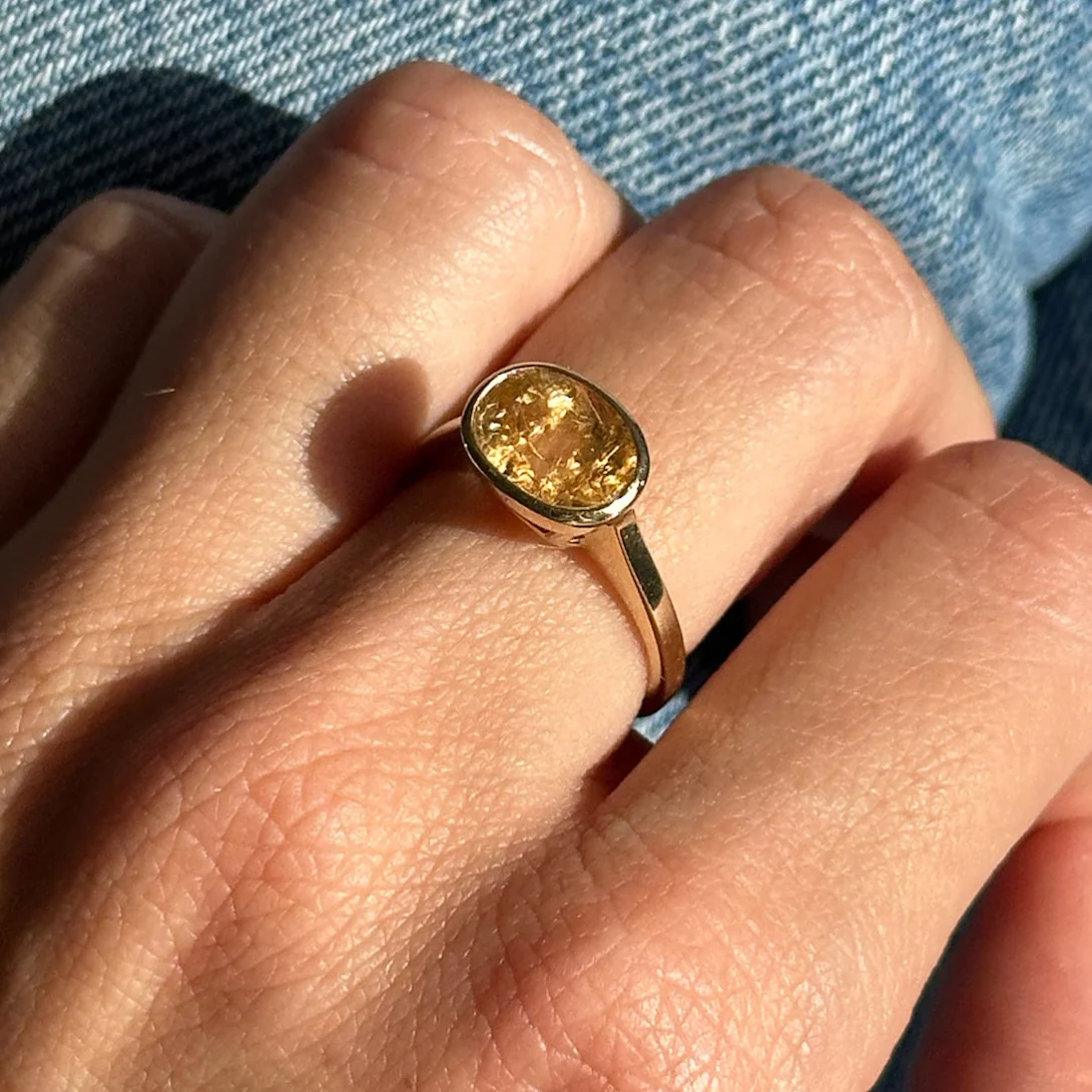 2.90CT IMPERIAL TOPAZ BEZEL RING - Image 4