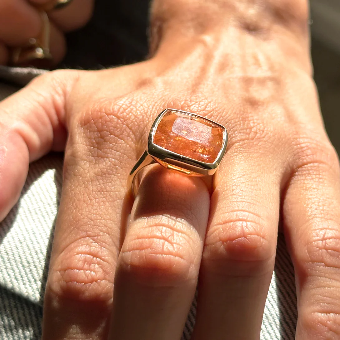 20.92ct Imperial Topaz Bezel Ring - Image 7