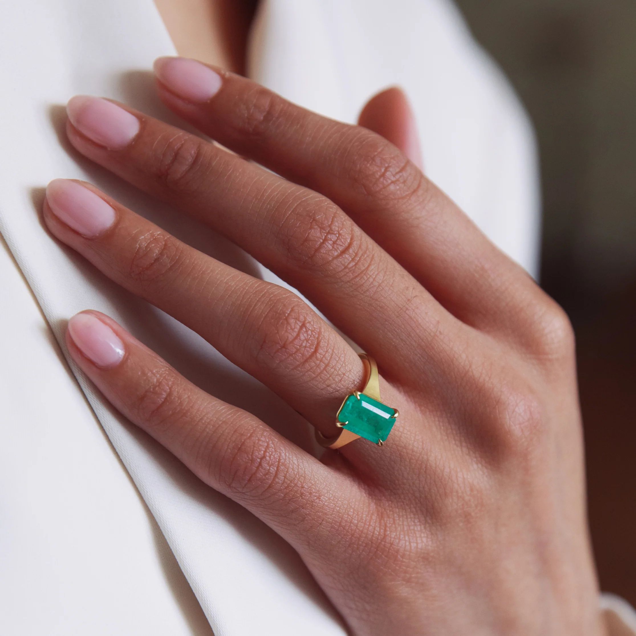 3.48ct Emerald Lark Ring - Image 4