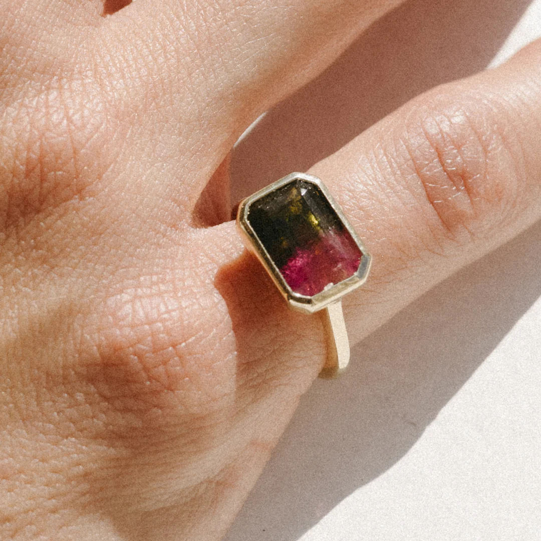 3.70CT WATERMELON TOURMALINE BEZEL RING - Image 2