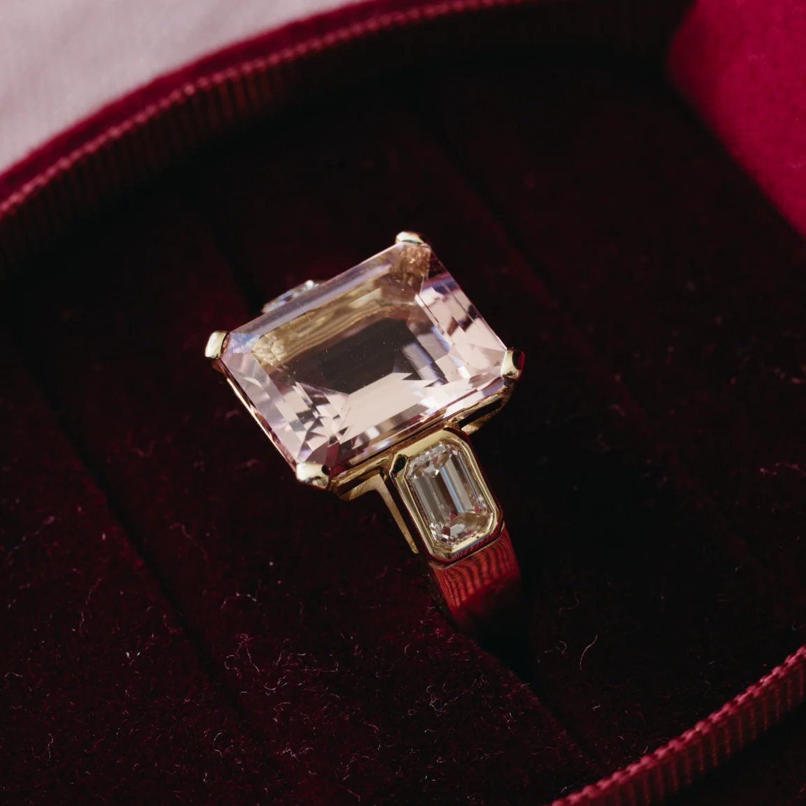 3.85ct Pink Beryl & Diamond Three Stone Ring - Image 5