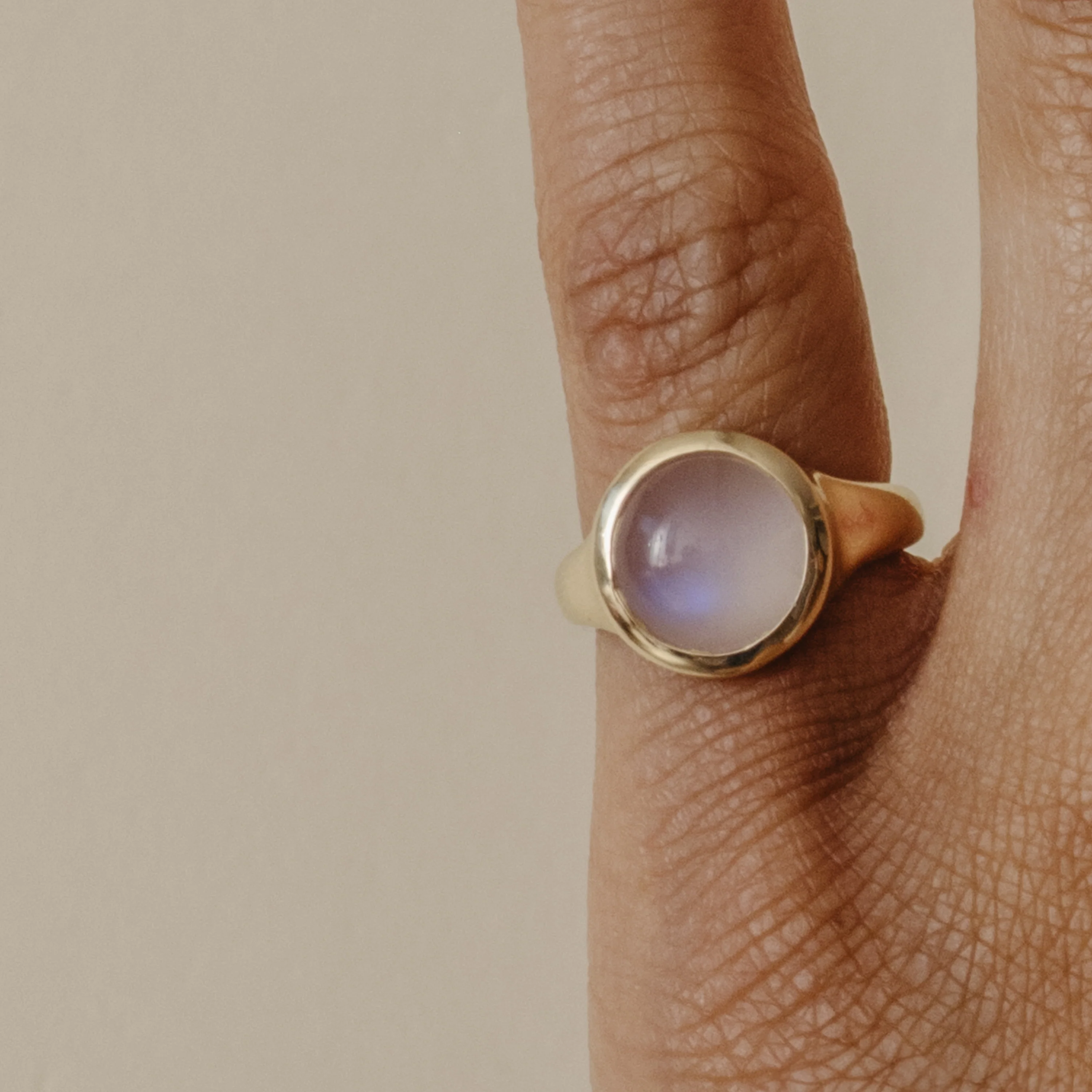 4.10ct Moonstone Signet Ring - Image 2