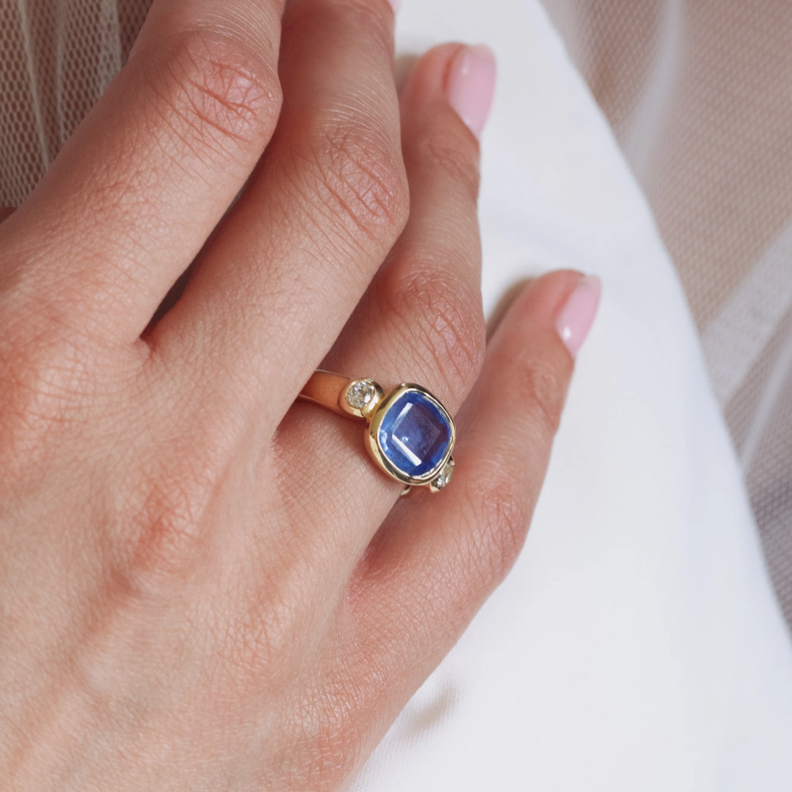 4.48ct Burma Sapphire & Diamond Floating Bezel Ring - Image 5