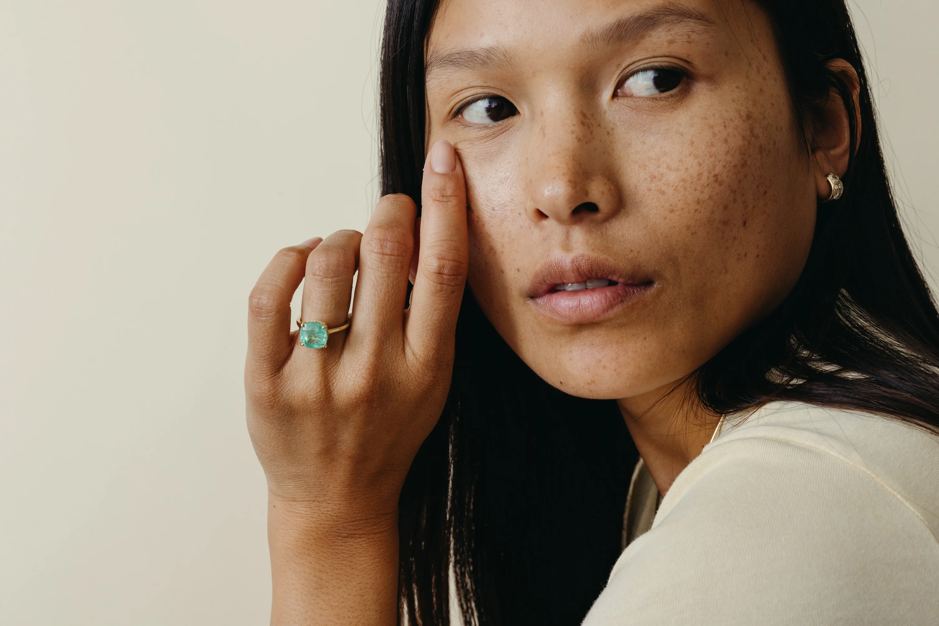 4.83ct Colombian Emerald Belle Ring - Image 2