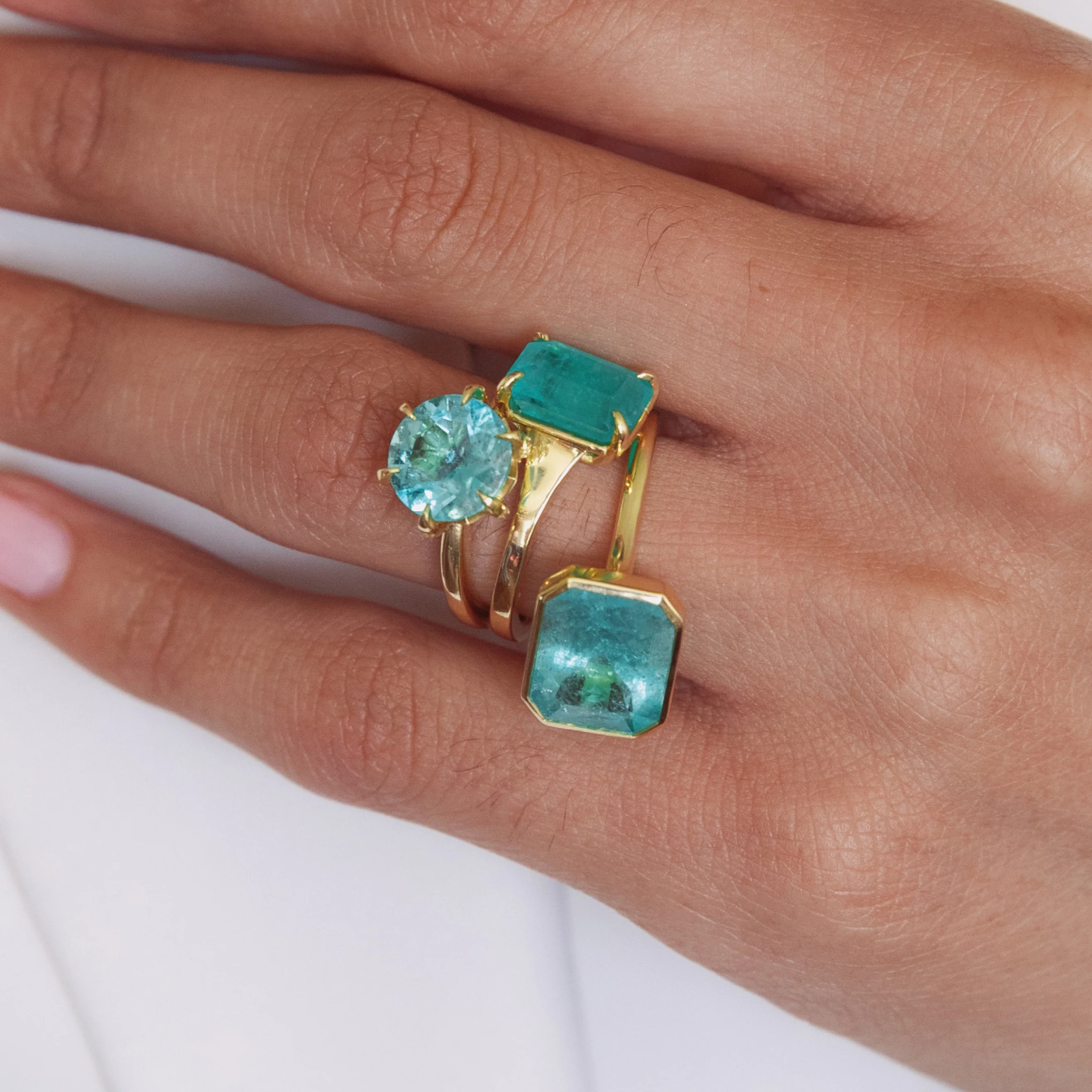 5.36ct Colombian Emerald Bezel Ring - Image 4