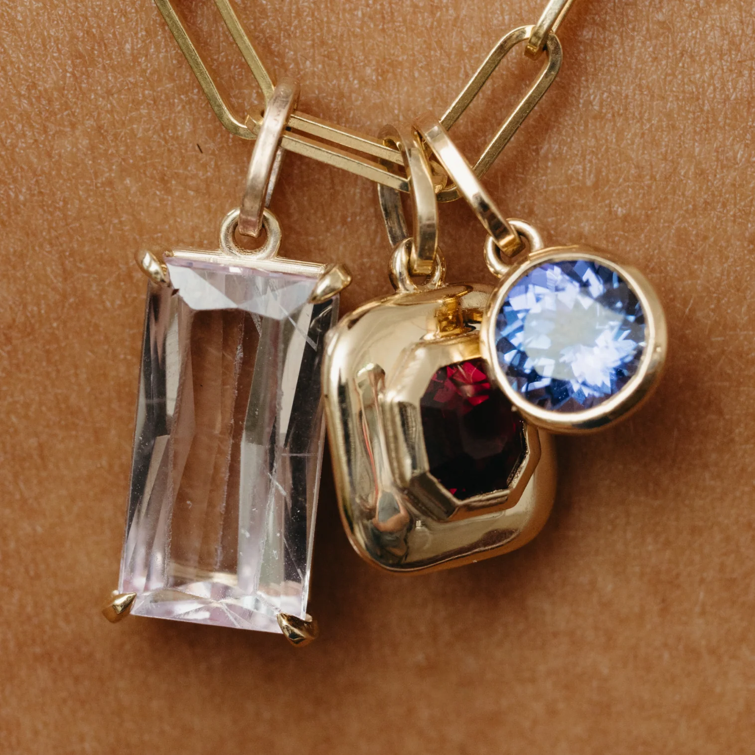 6.89ct Kunzite Prong Set Double Basket Charm - Image 3
