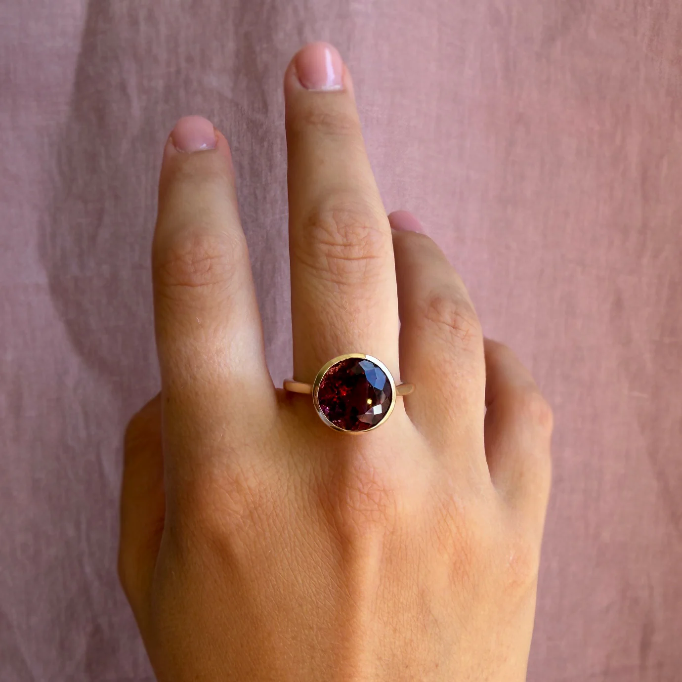 8.24ct Round Tourmaline Bezel Ring - Image 4