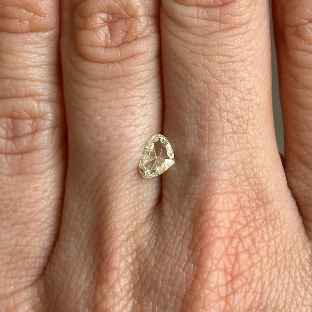 BESPOKE 0.41CT YELLOW PEAR DIAMOND - Image 4
