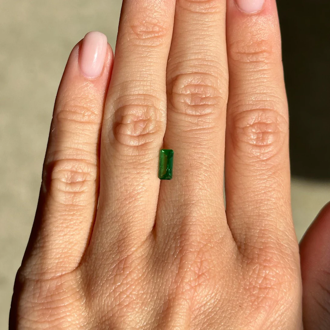 BESPOKE 0.83CT ANZA TSAVORITE GARNET - Image 3