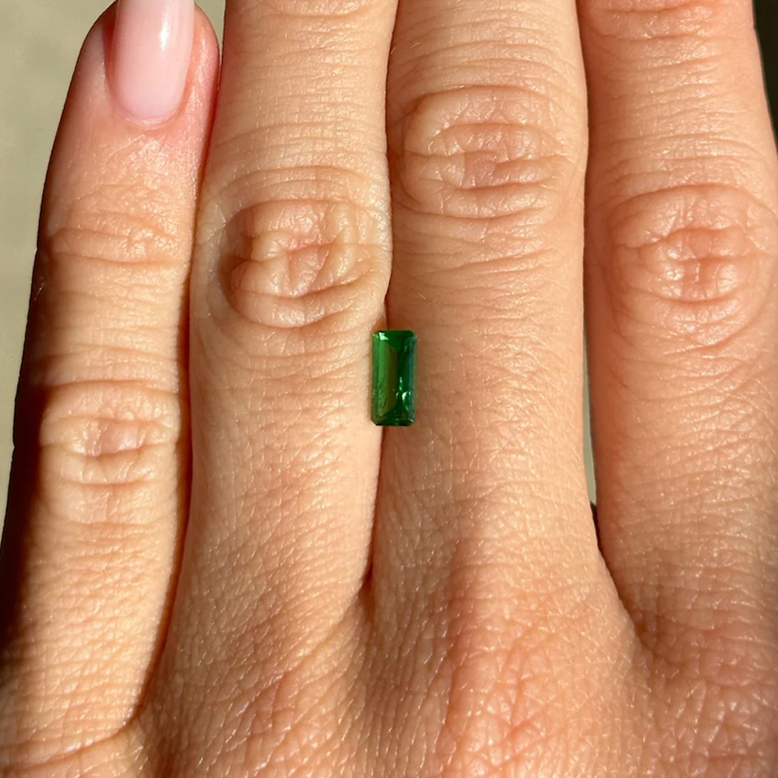 BESPOKE 0.83CT ANZA TSAVORITE GARNET - Image 4