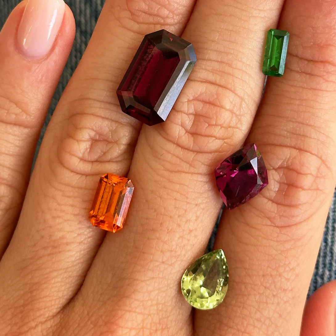 BESPOKE 0.83CT ANZA TSAVORITE GARNET - Image 6