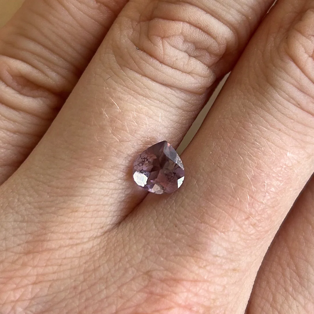 BESPOKE 1.05CT PEAR AMETHYST - Image 2