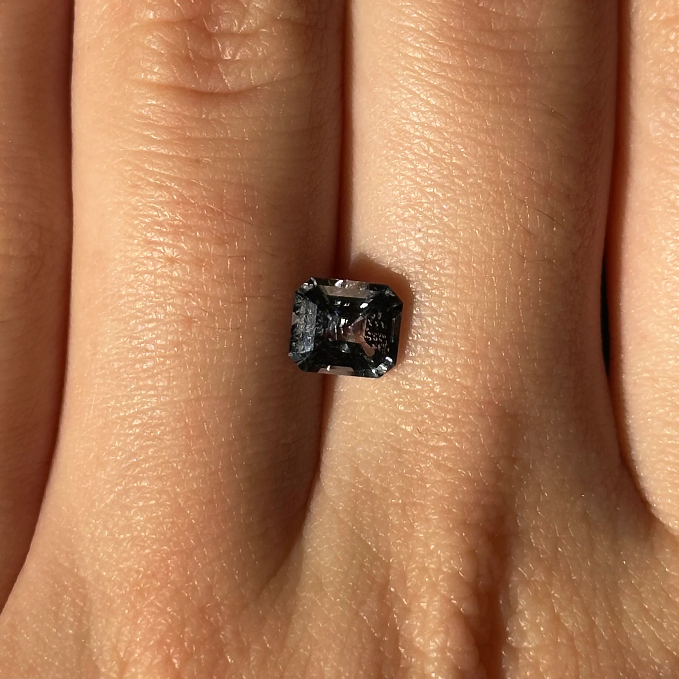Bespoke 1.23ct Mozambique Spinel - Image 2