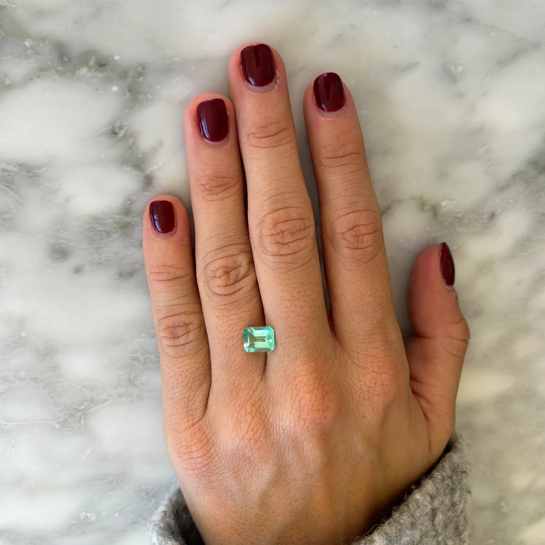 BESPOKE 1.54CT MUZO EMERALD - Image 4