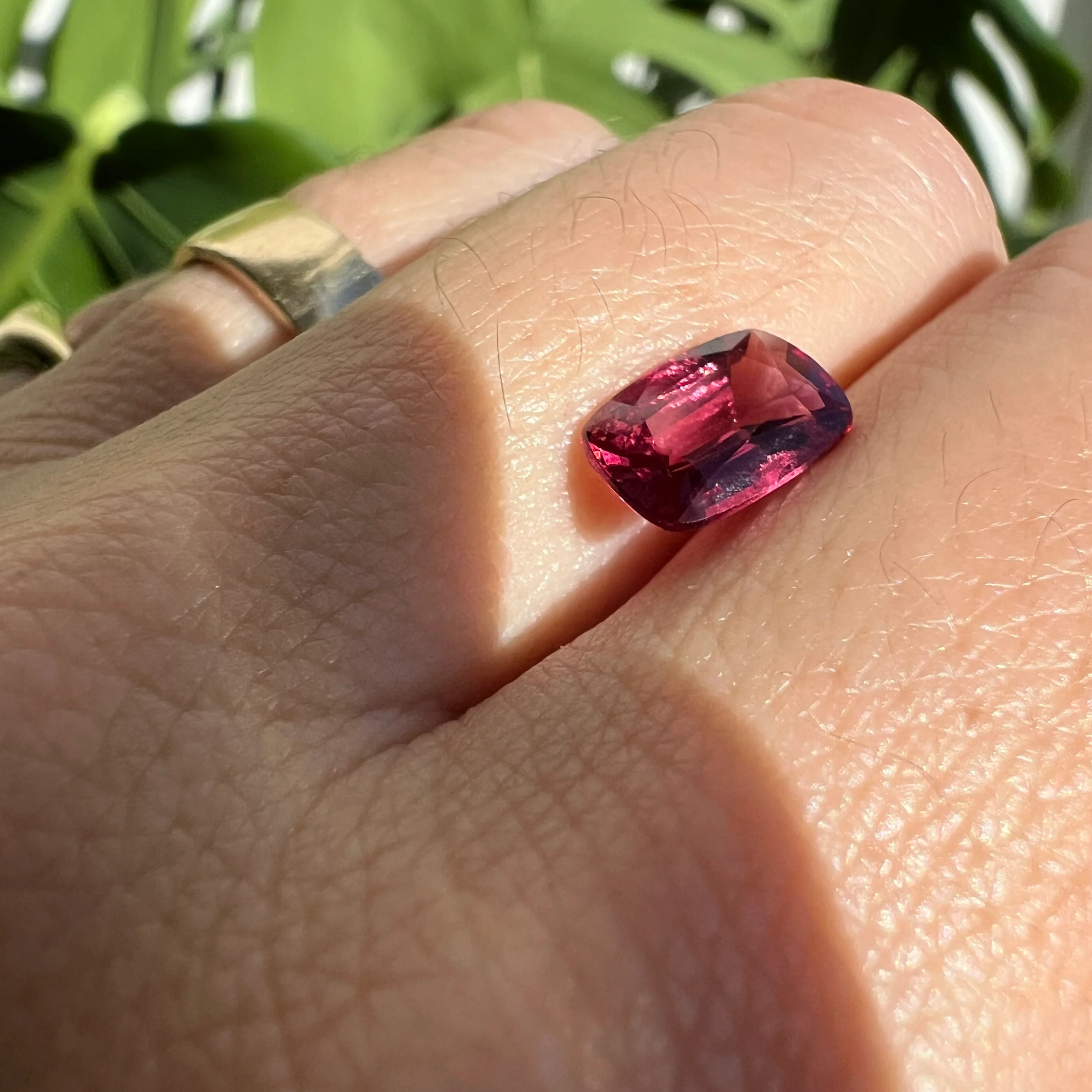 BESPOKE 1.90CT PINKISH RED SPINEL - Image 10