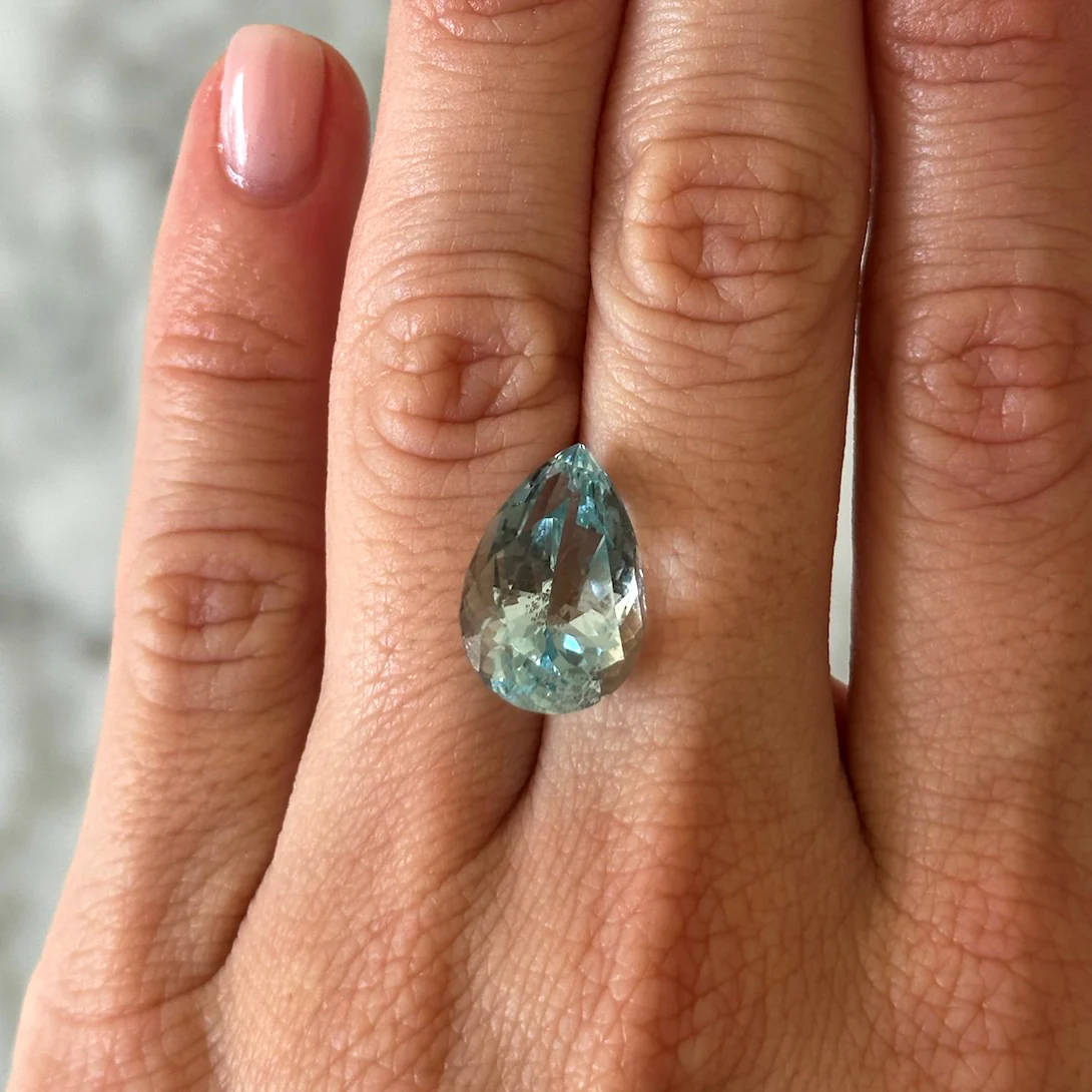 Bespoke 10.30ct Blue Topaz - Image 2