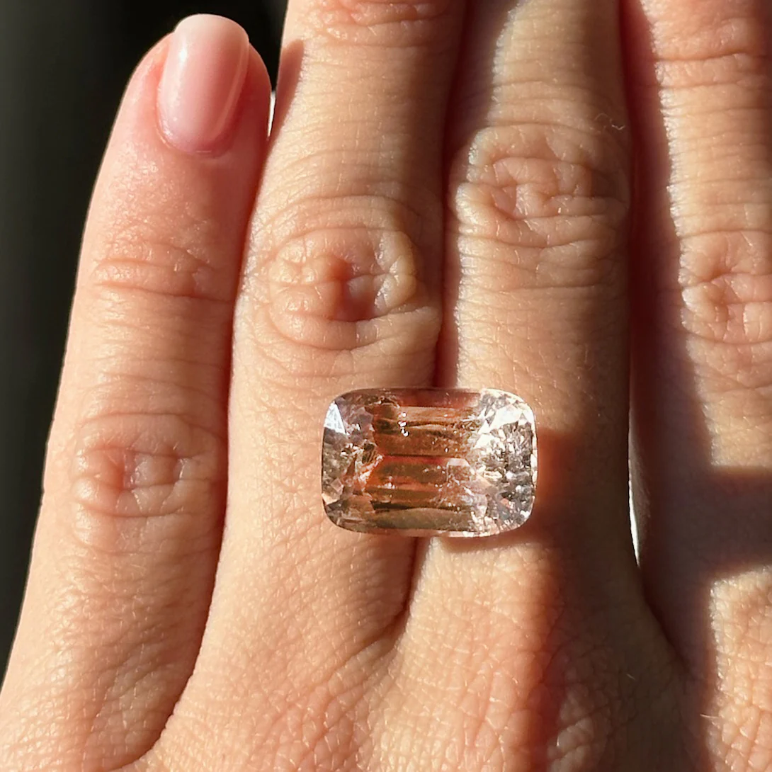 BESPOKE 14.81CT IMPERIAL TOPAZ - Image 2