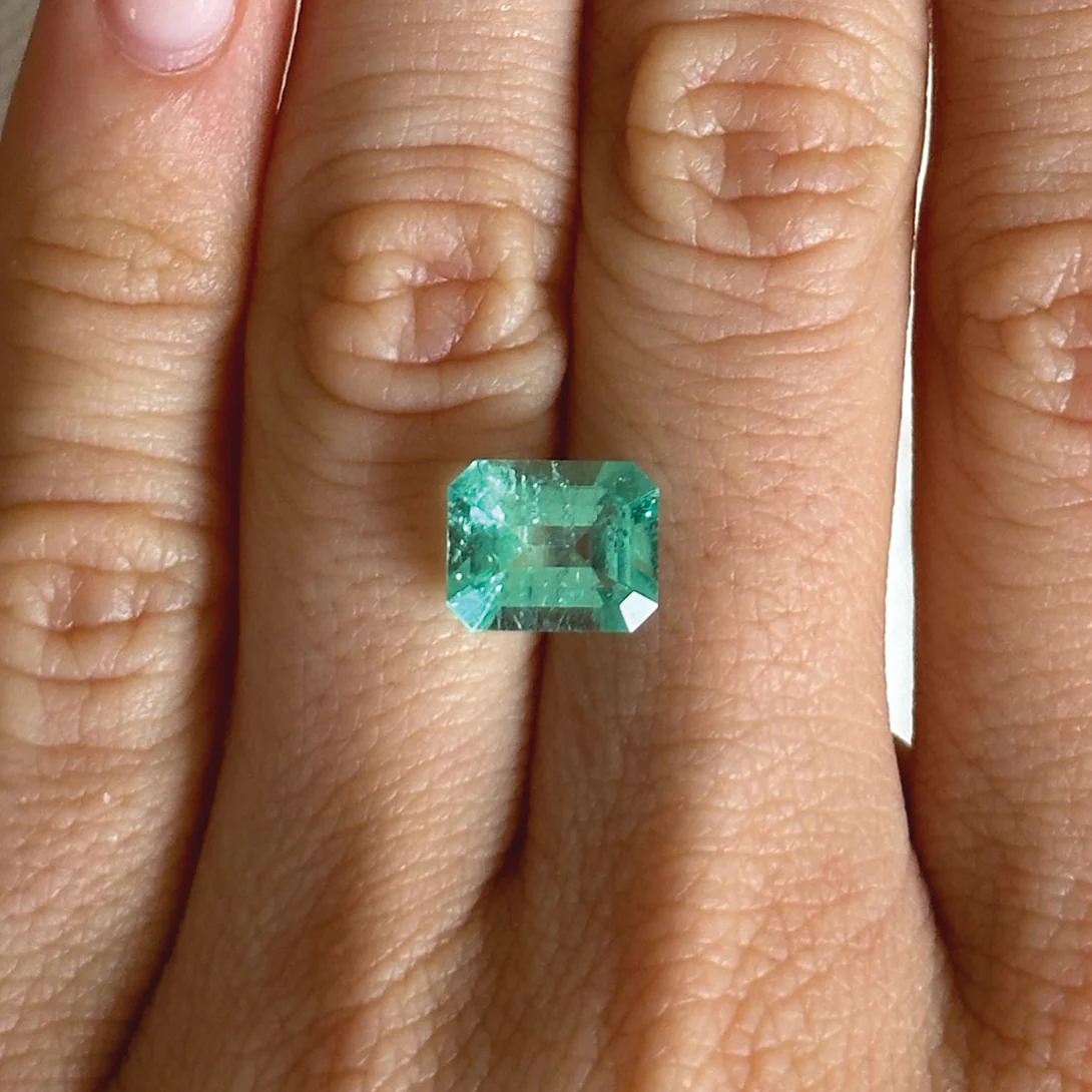 Bespoke 2.41ct Muzo Emerald - Image 2