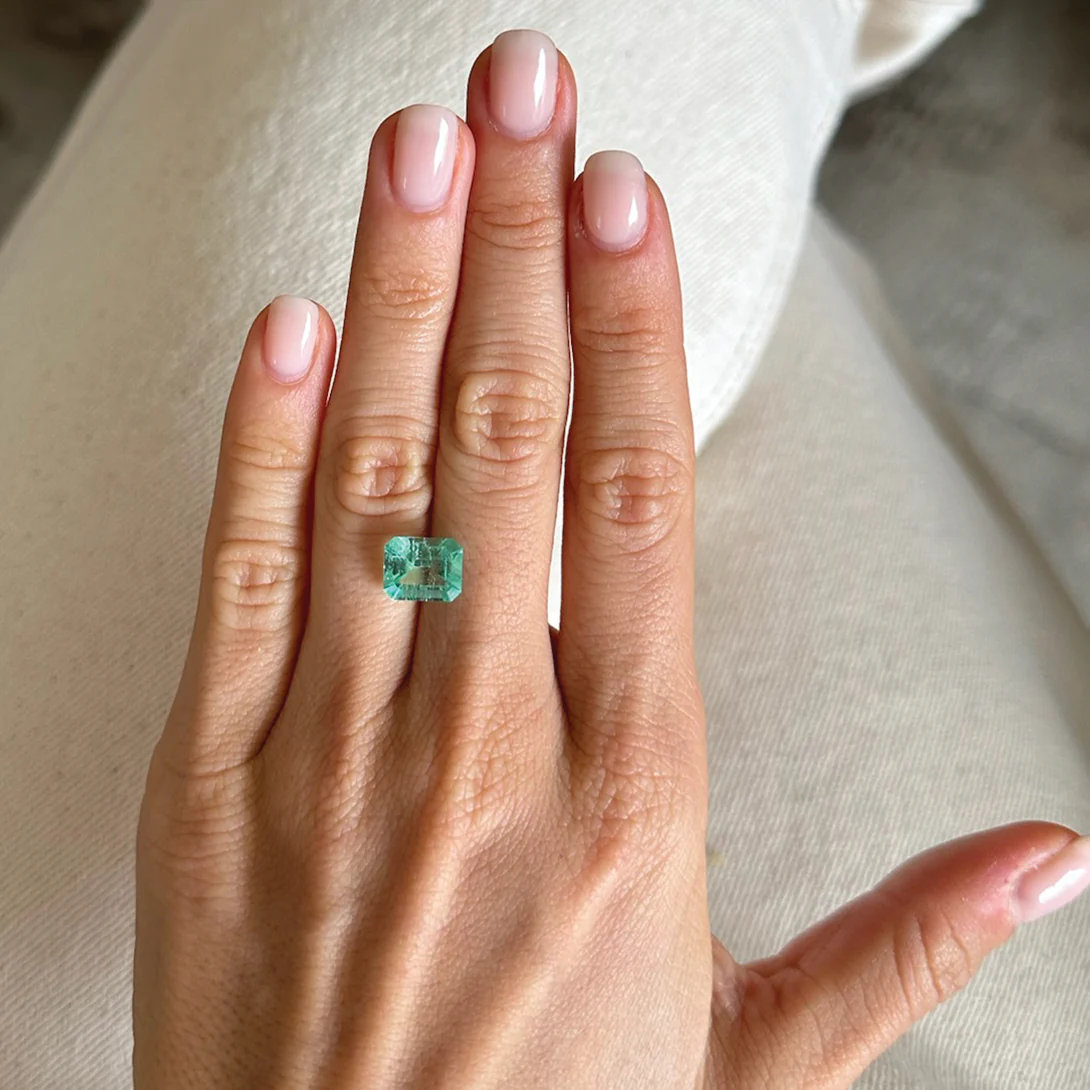 Bespoke 2.41ct Muzo Emerald - Image 4