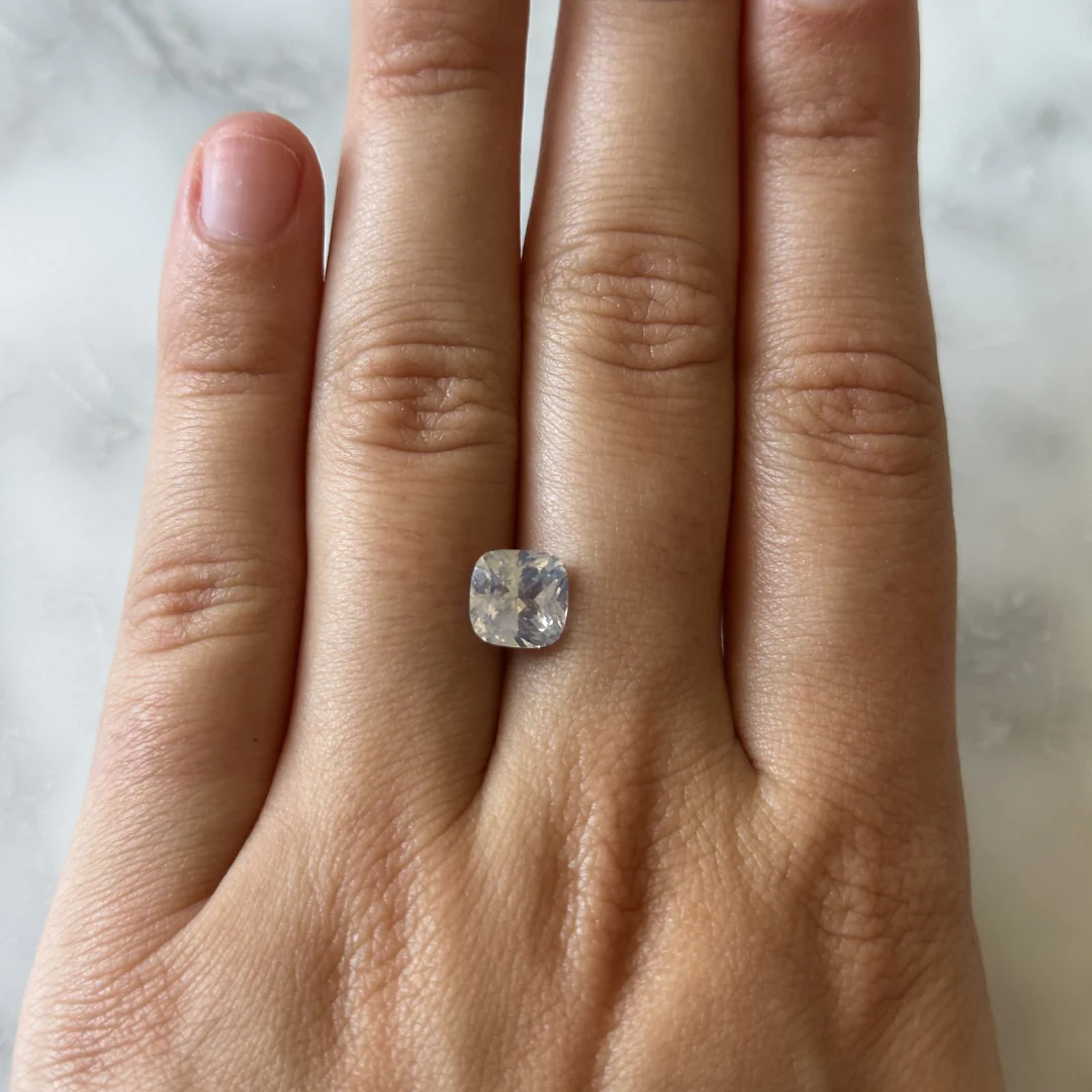Bespoke 2.50ct Opalescent Sapphire - Image 2