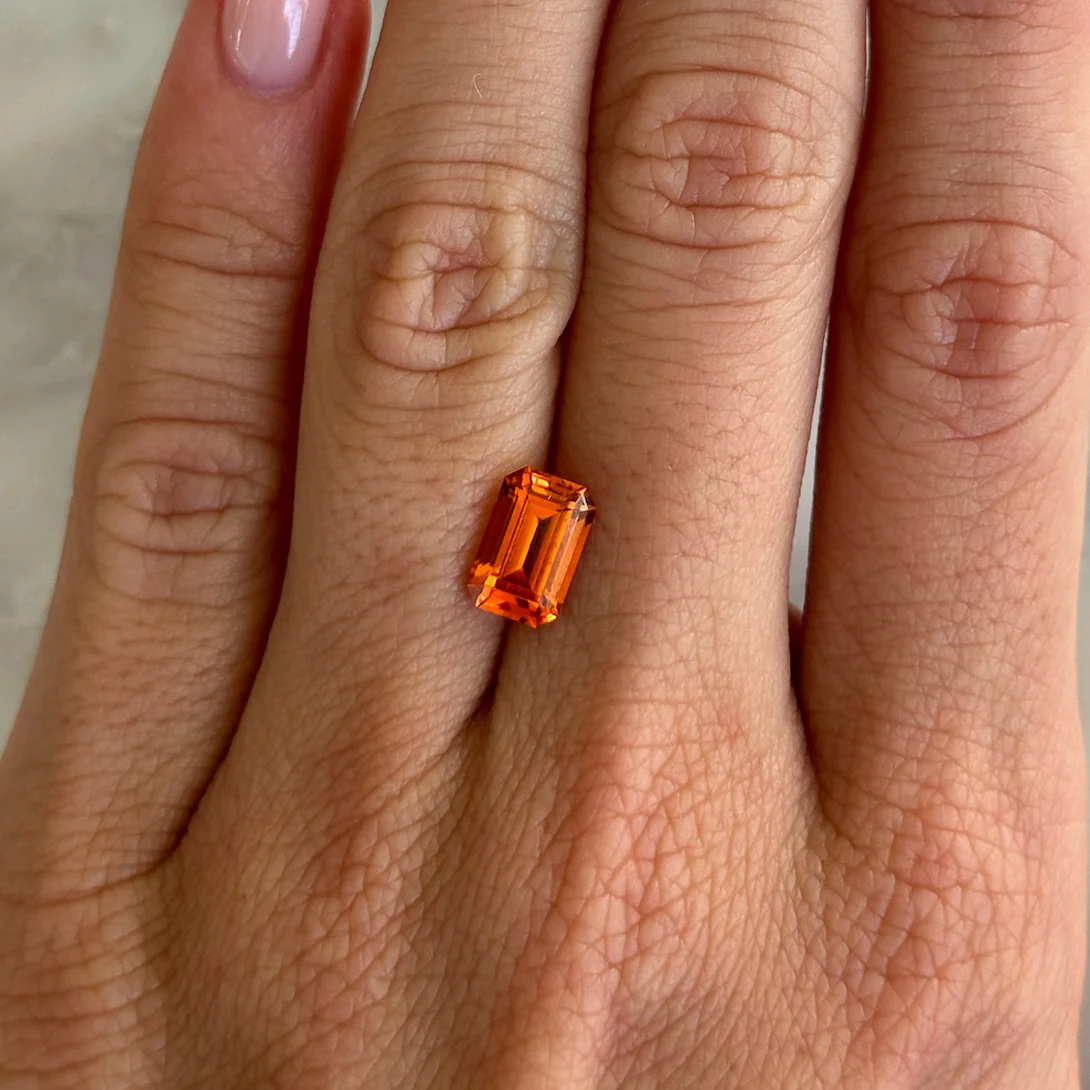 Bespoke 2.57ct Anza Spessartine Garnet - Image 2