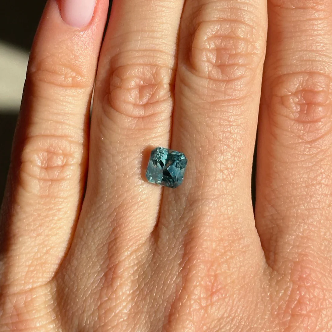 BESPOKE 2.63CT MONTANA SAPPHIRE - Image 2
