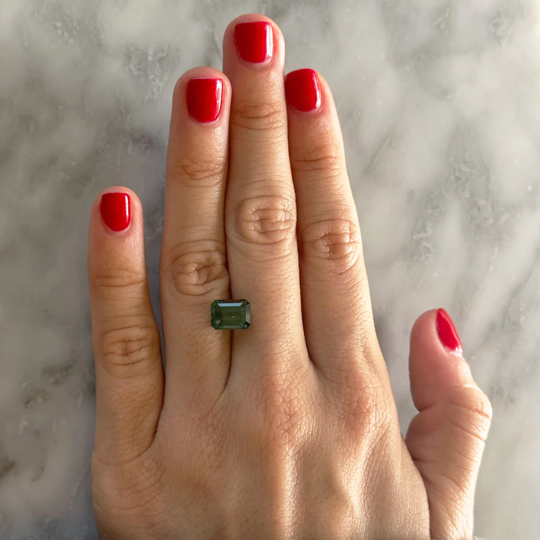 BESPOKE 3.34CT GREEN SAPPHIRE - Image 2