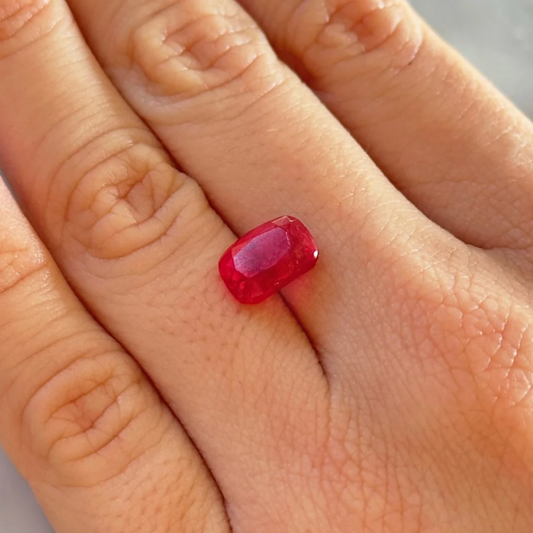 Bespoke 3.39ct Rhodonite Cushion Cut - Image 3