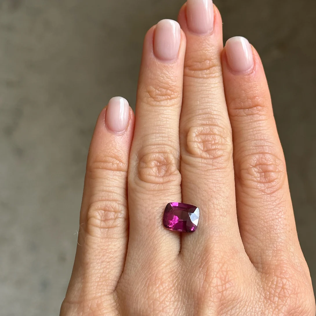 Bespoke 3.42ct Pinkish-Purple Rhodolite Garnet - Image 2