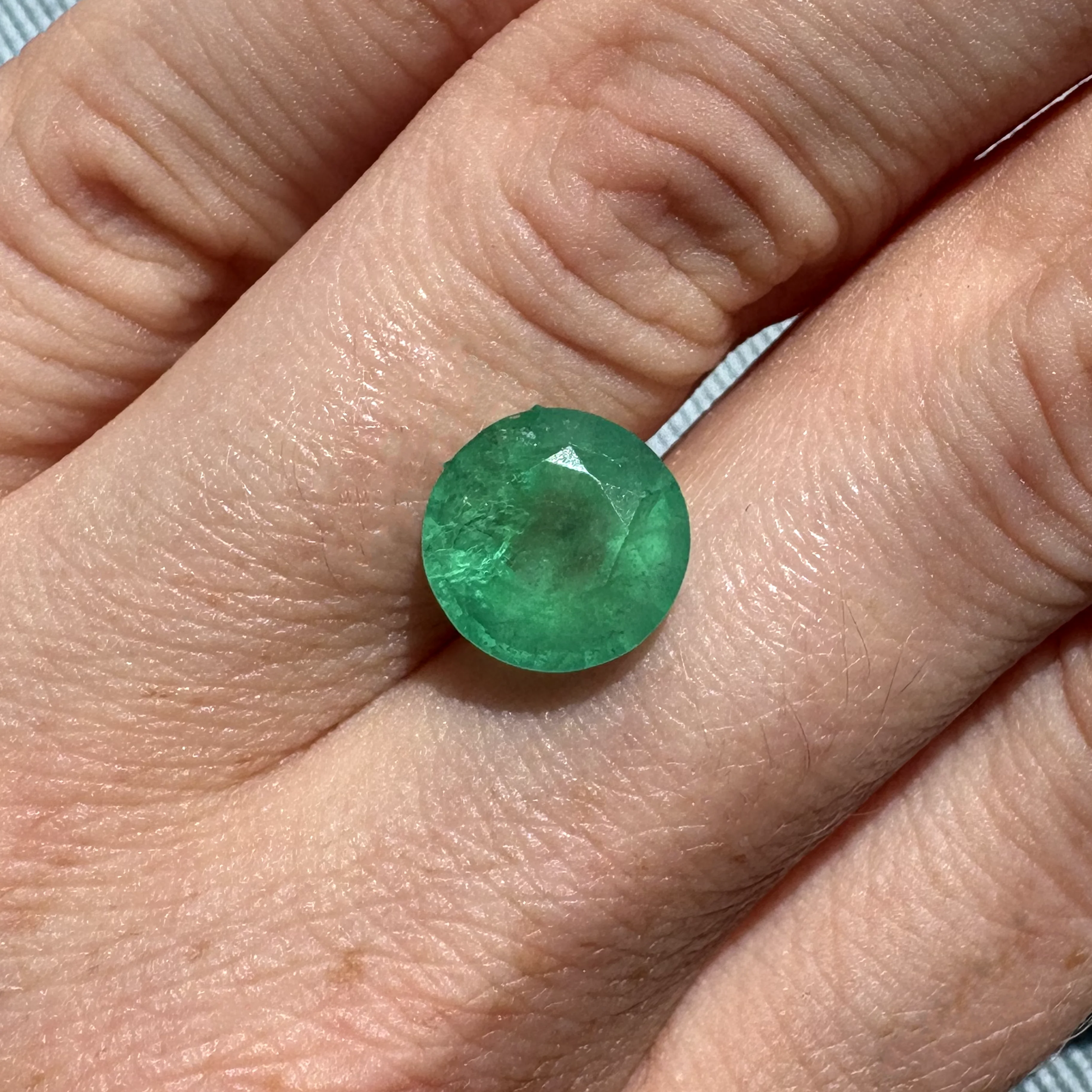 Bespoke 3.73ct Round Emerald - Image 3