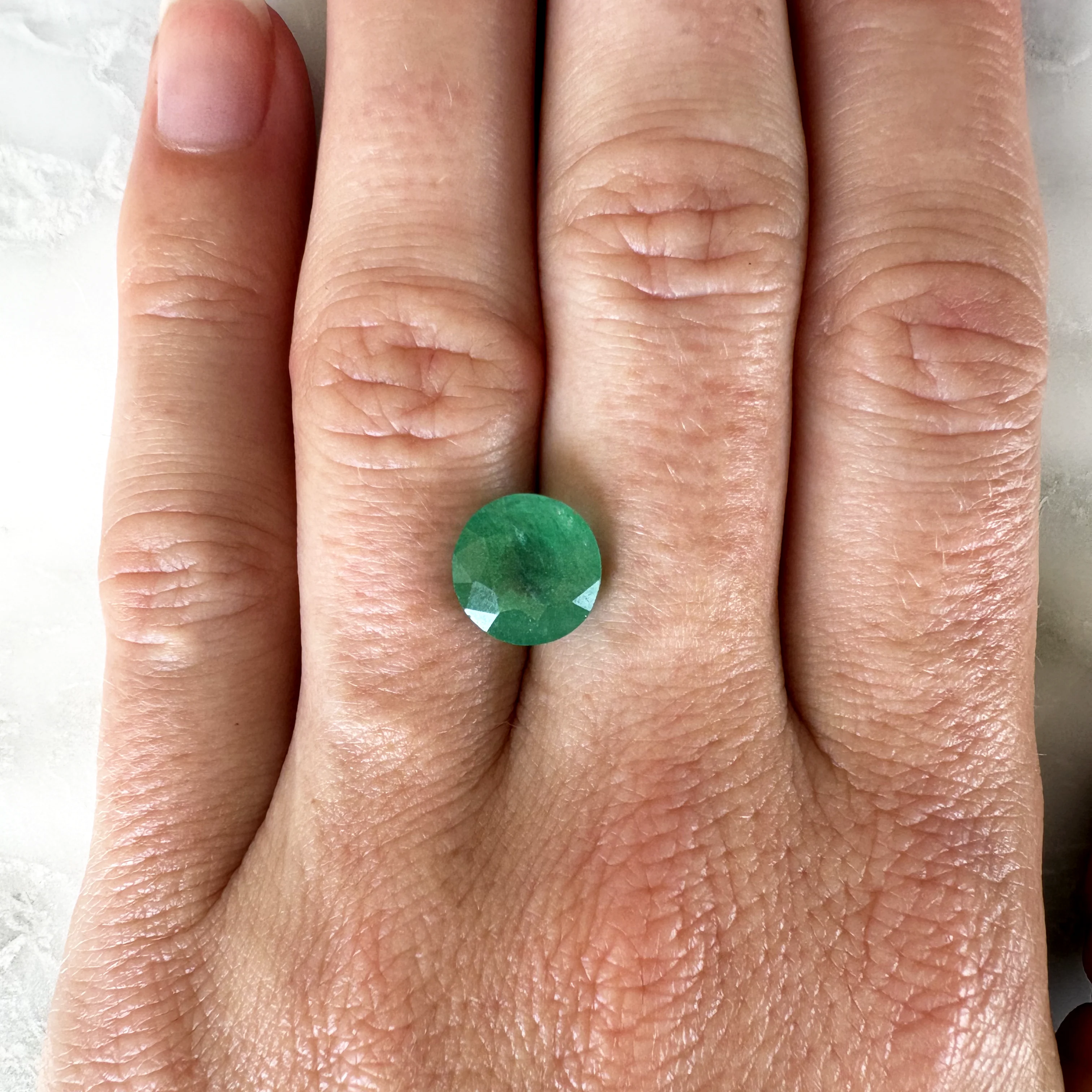 Bespoke 3.73ct Round Emerald - Image 4