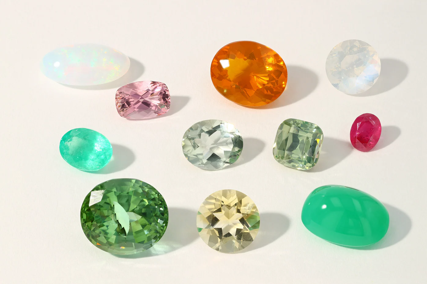 Bespoke 4.36ct White Opal - Image 4