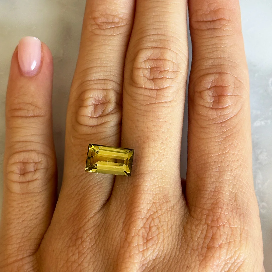 Bespoke 4.70ct Light Green Tourmaline - Image 2