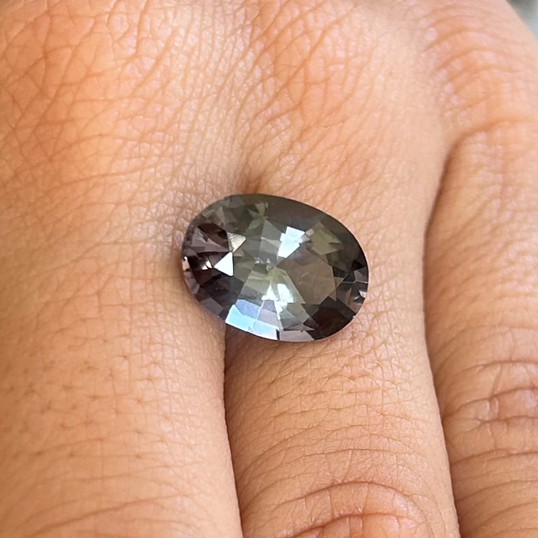 Bespoke 5.16ct Tanzanite Oval Cut - Image 4