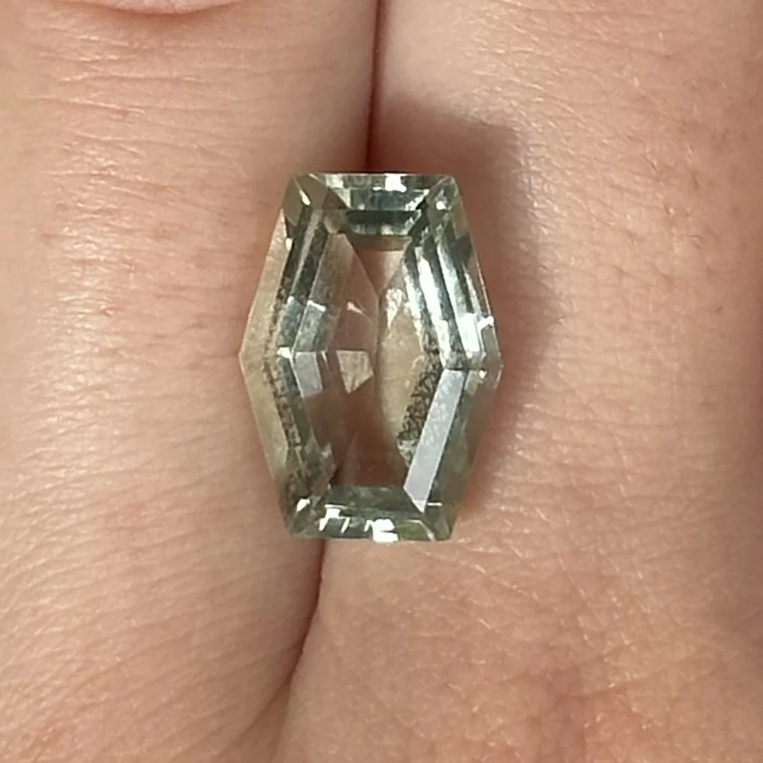 Bespoke 6.32ct Green Amethyst Hexagonal Set Cut - Image 2