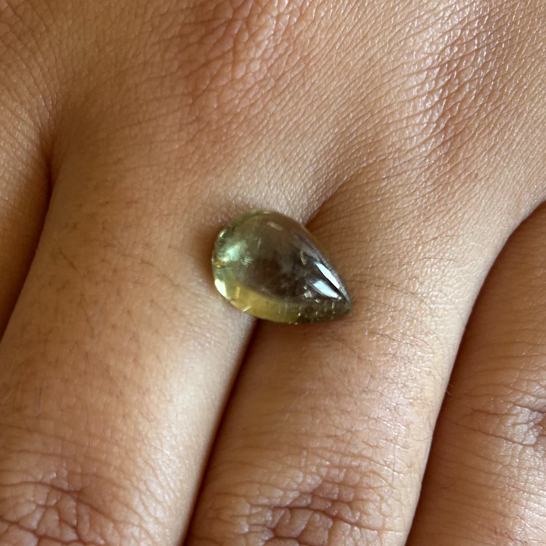 Bespoke 6.40ct Green Sapphire Cabochon Pear Cut - Image 3