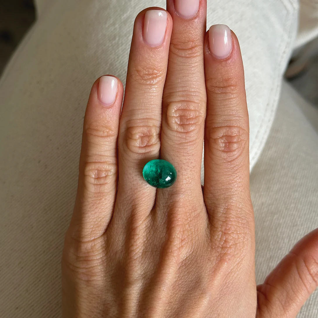 Bespoke 6.63ct Muzo Emerald Oval Cabochon - Image 3