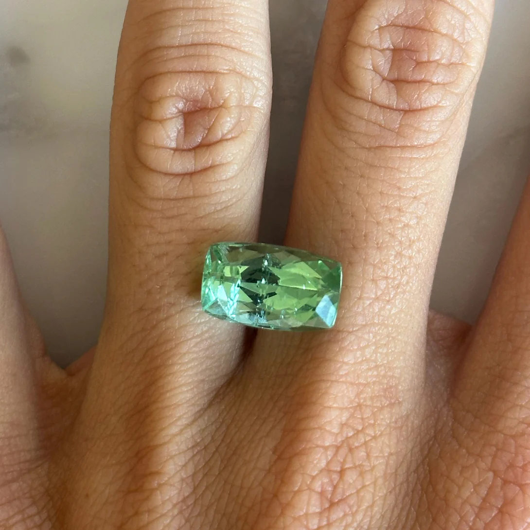 BESPOKE 7.25CT SEAFOAM GREEN TOURMALINE - Image 2