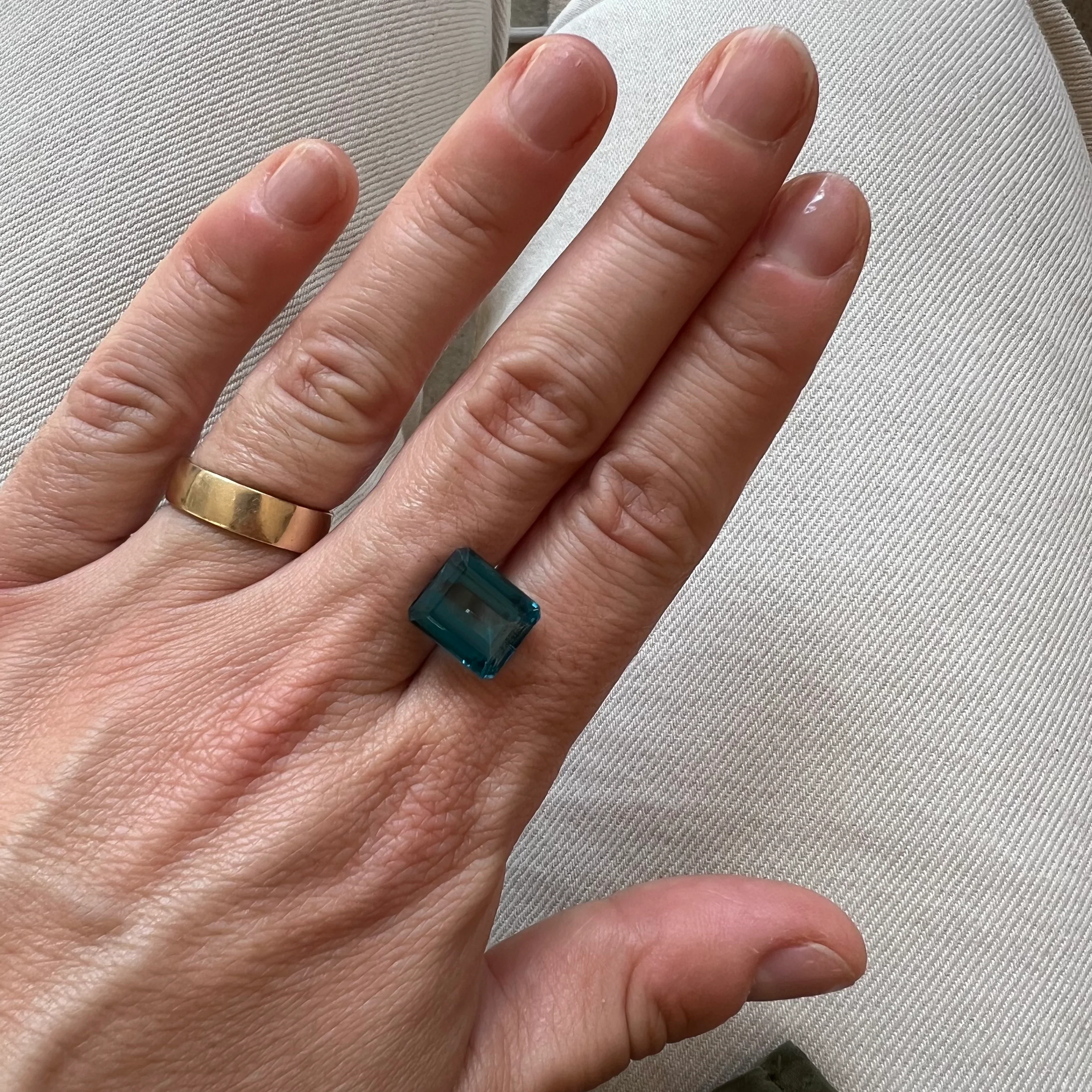 BESPOKE 7.61CT LONDON BLUE TOPAZ - Image 5