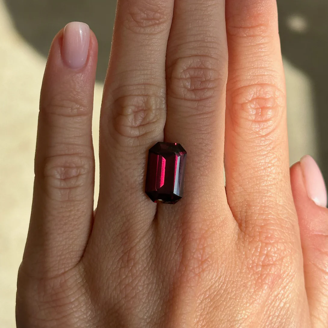 Bespoke 7.99ct Anza Rhodolite Garnet - Image 2